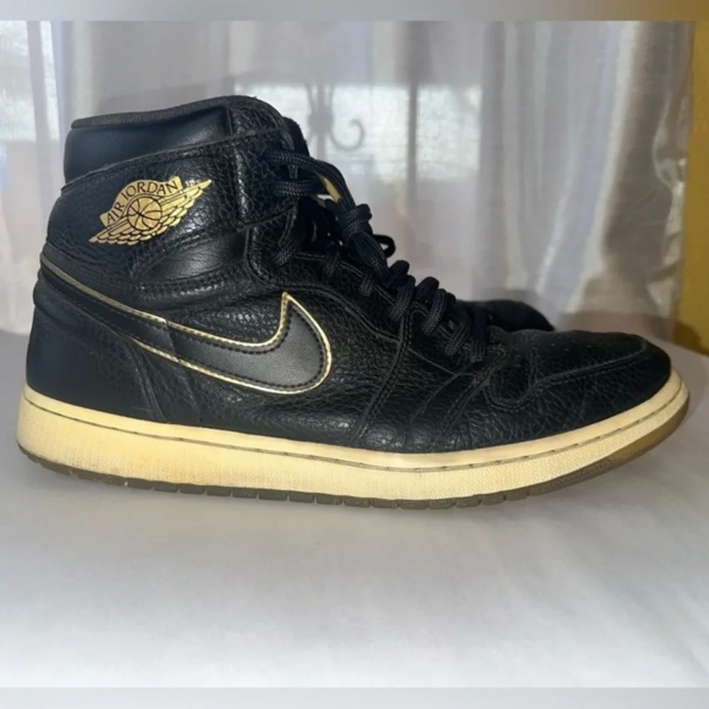 Used‎ Air Jordan Retro 1 High City of Flight 2018 Mens size 12 (555088-031)